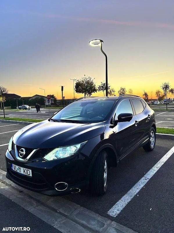 Alte culori Utilizat 2014 Nissan Qashqai Tekna SUV | 9.650 EUR (Preț bun) - Imagine 1/4