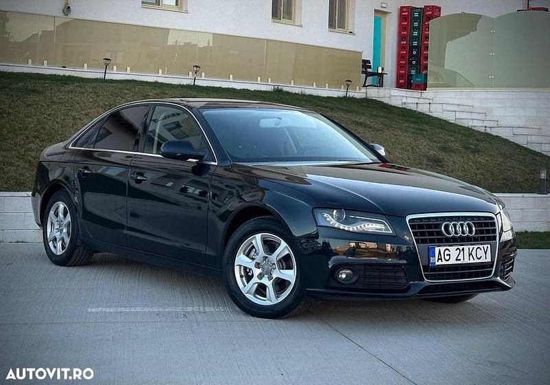 Culoarenegru Utilizat 2010 Audi A4 Attraction Berlinǎ | 5.600 EUR (Preț OK) - Imagine 1/4