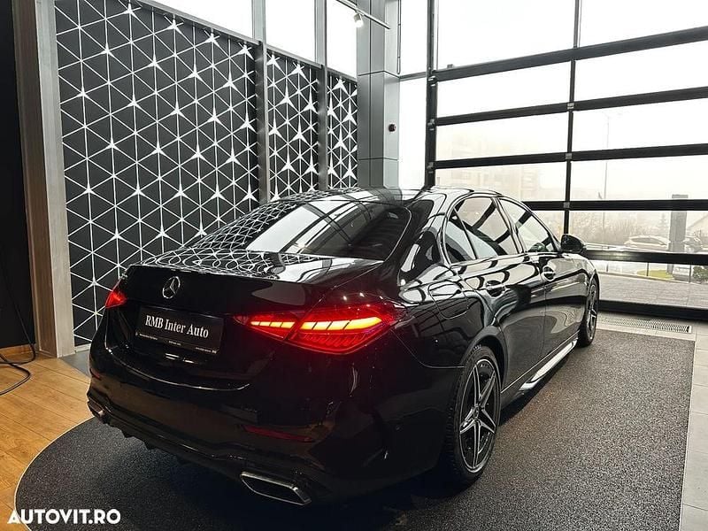 Second-hand Mercedes C300 AMG line 258 CP (189 kW) 2021 Culoarenegru Berlinǎ