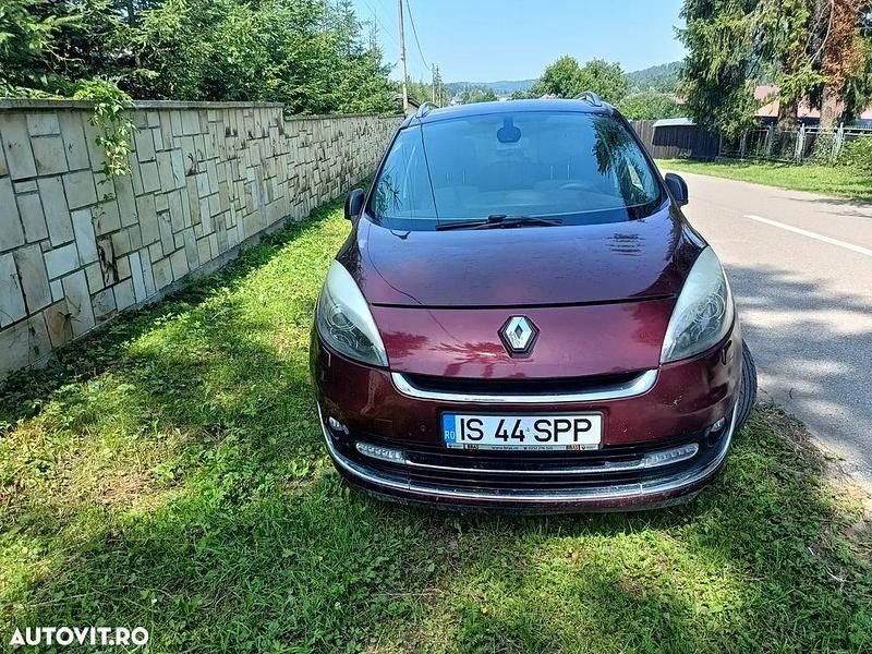 Culoarerosu Utilizat 2012 Renault Scénic III Monovolum | 3.900 EUR (Preț OK) - Imagine 1/4