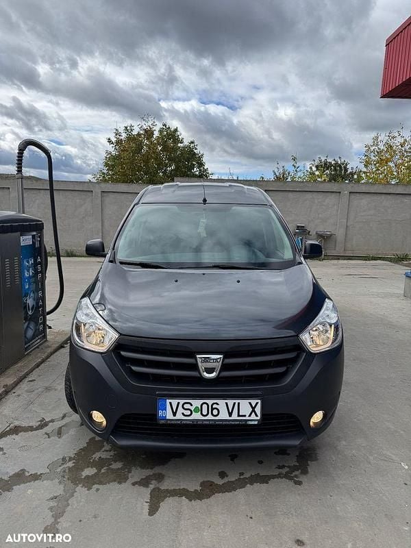 Culoarenegru Utilizat 2016 Dacia Dokker Lauréate Monovolum | 6.700 EUR (Preț bun) - Imagine 1/4