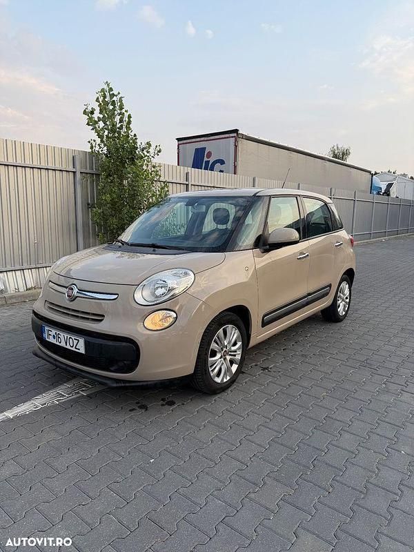 Bej Utilizat 2014 Fiat 500L Pop Star Monovolum | 5.800 EUR - Imagine 1/4