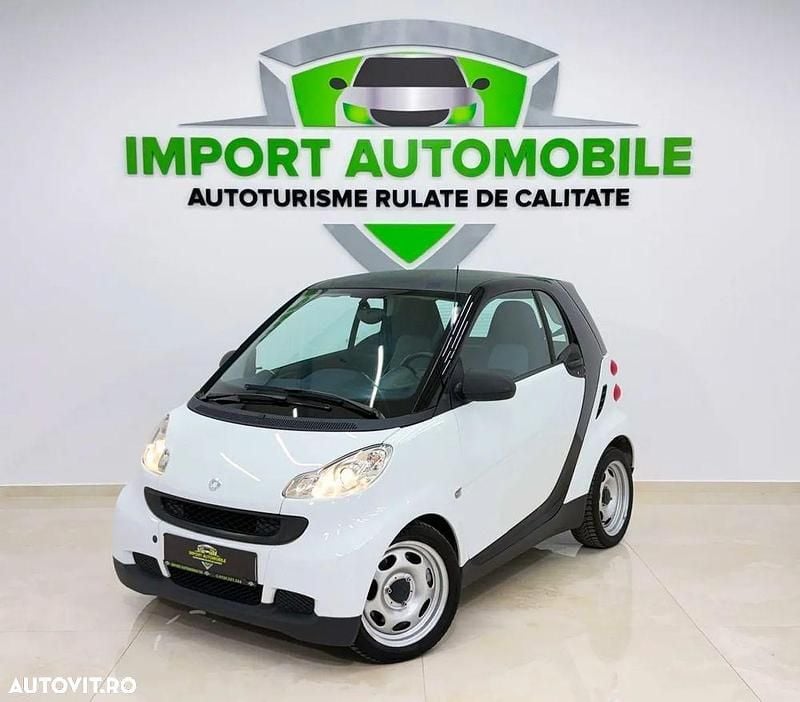 Culoarenegru Utilizat 2011 Smart ForTwo Coupé Coupe | 3.999 EUR - Imagine 1/4
