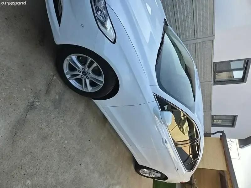 Utilizat 2018 Ford Mondeo Berlinǎ | 13.000 EUR (Puțin scump) - Imagine 1/4