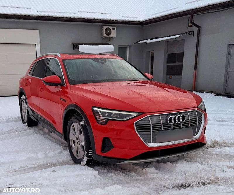 Second-hand Audi e-tron 300 kW (408 CP) 2020 Culoarerosu SUV