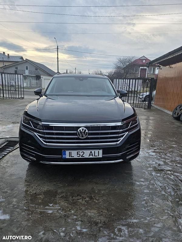 Second-hand VW Touareg 286 CP (210 kW) 2019 Culoarenegru SUV