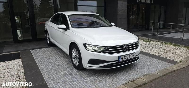 Culoarealb Utilizat 2020 VW Passat Comfortline Hatchback | 19.100 EUR (Puțin scump) - Imagine 1/4