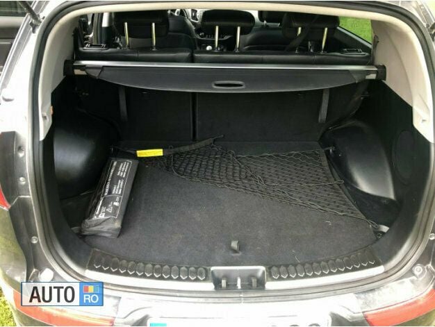 Second-hand Kia Sportage 115 CP (84 kW) 2012 Negru SUV