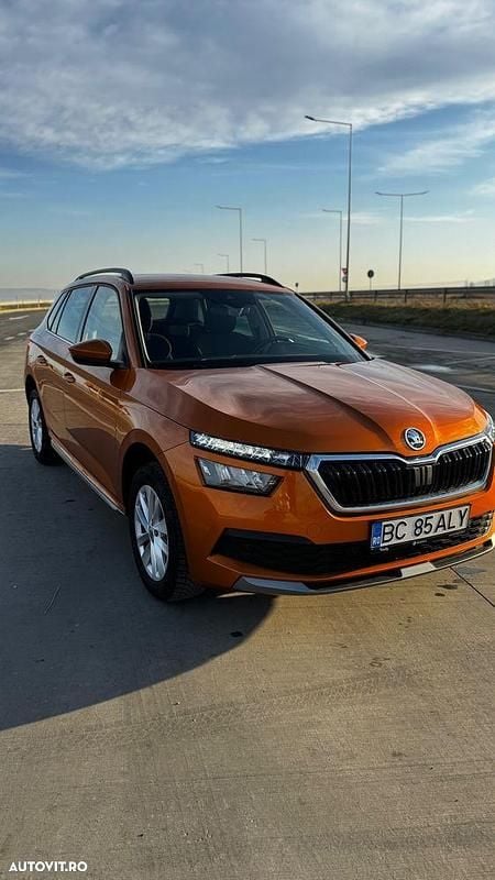 Culoareportocaliu Utilizat 2023 Skoda Kamiq Style SUV | 19.400 EUR (Preț OK) - Imagine 1/4