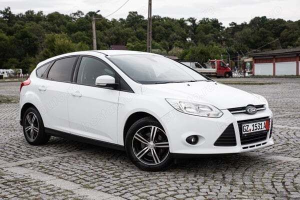 Second-hand Ford Focus 101 CP (74 kW) 2012 Alb Hatchback