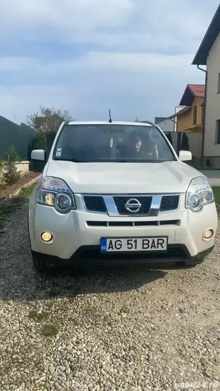 Alb Utilizat 2011 Nissan X-Trail SUV | 8.500 EUR (Scump) - Imagine 1/4