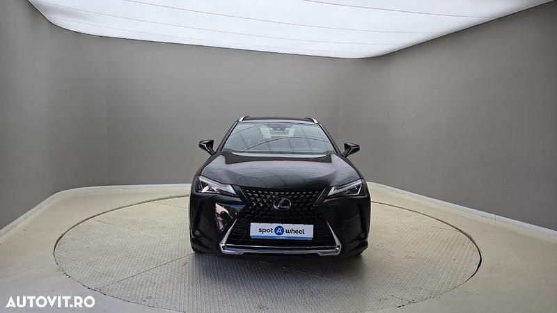 Second-hand Lexus UX 184 CP (135 kW) 2021 Culoarenegru SUV