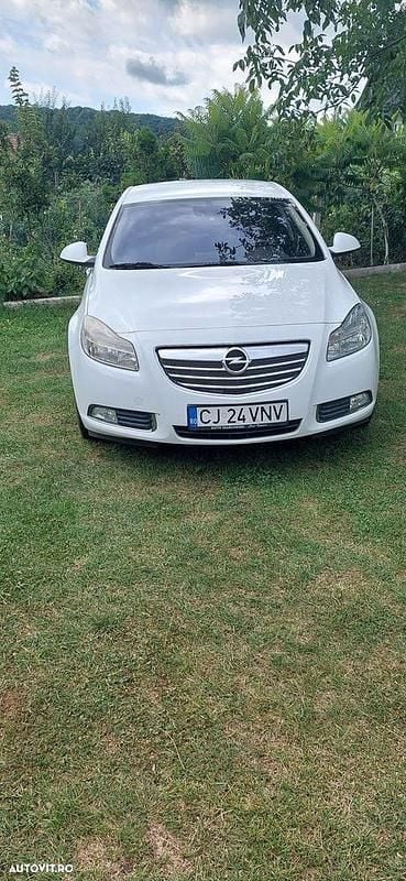 Second-hand Opel Insignia 140 CP (102 kW) 2010 Culoarealb Berlinǎ