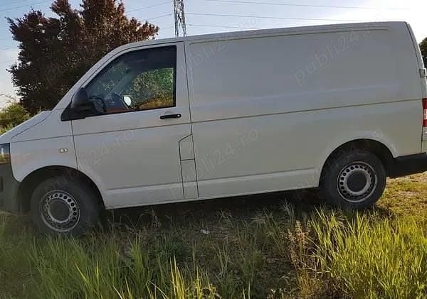 Alb Utilizat 2013 VW T5 Van | 8.500 EUR - Imagine 1/4