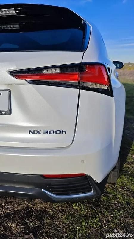 Alb Utilizat 2019 Lexus NX300h Luxury Line SUV | 29.999 EUR (Scump) - Imagine 1/4