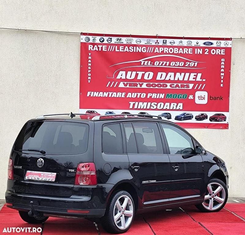 Second-hand VW Touran 105 CP (77 kW) 2009 Culoarenegru Monovolum
