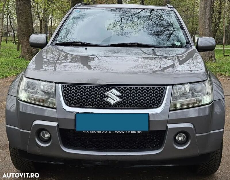 Gri Utilizat 2007 Suzuki Grand Vitara SUV | 4.000 EUR (Preț OK) - Imagine 1/4