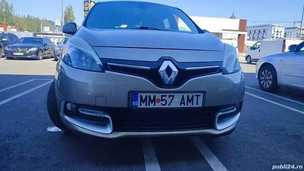 Utilizat 2014 Renault Grand Scénic III Monovolum | 4.200 EUR - Imagine 1/4