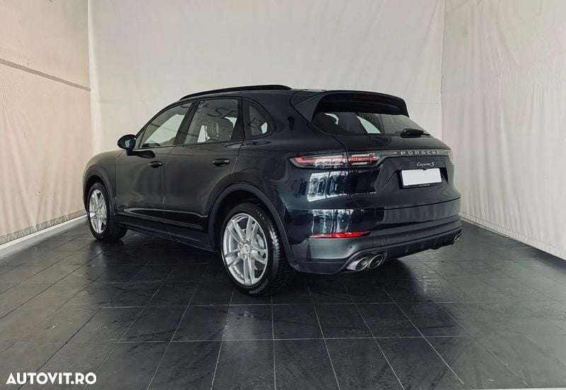 Culoarealbastru Utilizat 2018 Porsche Cayenne S SUV | 44.000 EUR (Super Preț) - Imagine 1/4