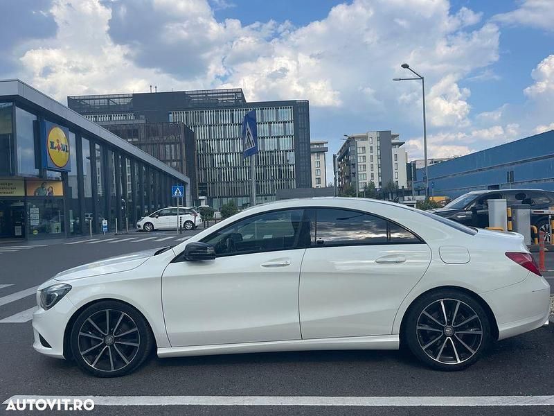 Culoarealb Utilizat 2014 Mercedes CLA180 Berlinǎ | 12.000 EUR (Preț OK) - Imagine 1/4
