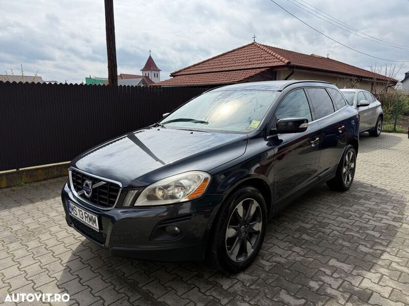 Gri Utilizat 2010 Volvo XC60 Momentum SUV | 9.200 EUR (Puțin scump) - Imagine 1/4