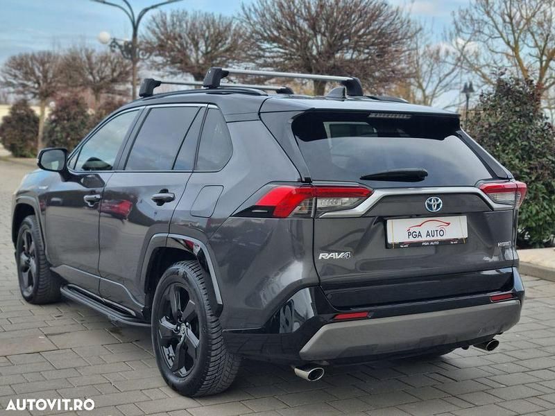Second-hand Toyota RAV4 Hybrid 218 CP (160 kW) 2022 Culoaregri SUV