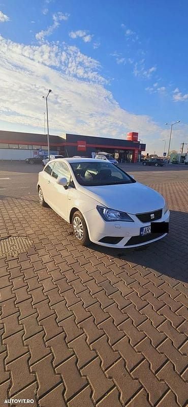 Alb Utilizat 2013 Seat Ibiza Hatchback | 2.500 EUR (Super Preț) - Imagine 1/4