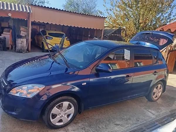 Second-hand Kia Ceed 109 CP (80 kW) 2009 Albastru Hatchback