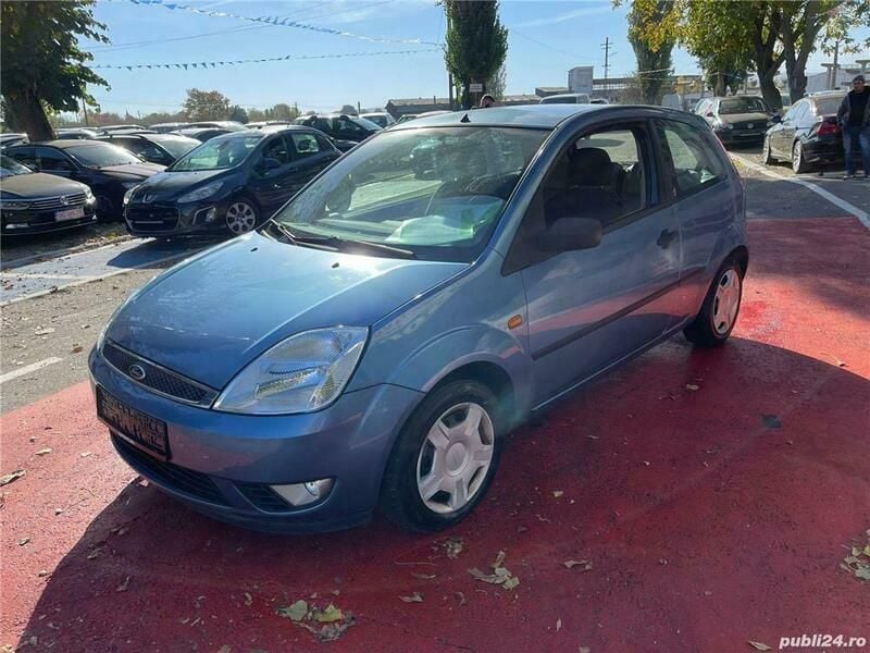 Second-hand Ford Fiesta 70 CP (51 kW) 2004 Albastru Hatchback