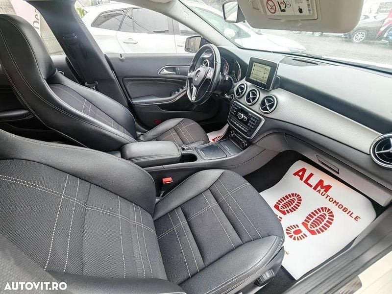 Second-hand Mercedes CLA200 Edition 136 CP (100 kW) 2014 Culoarealb Berlinǎ