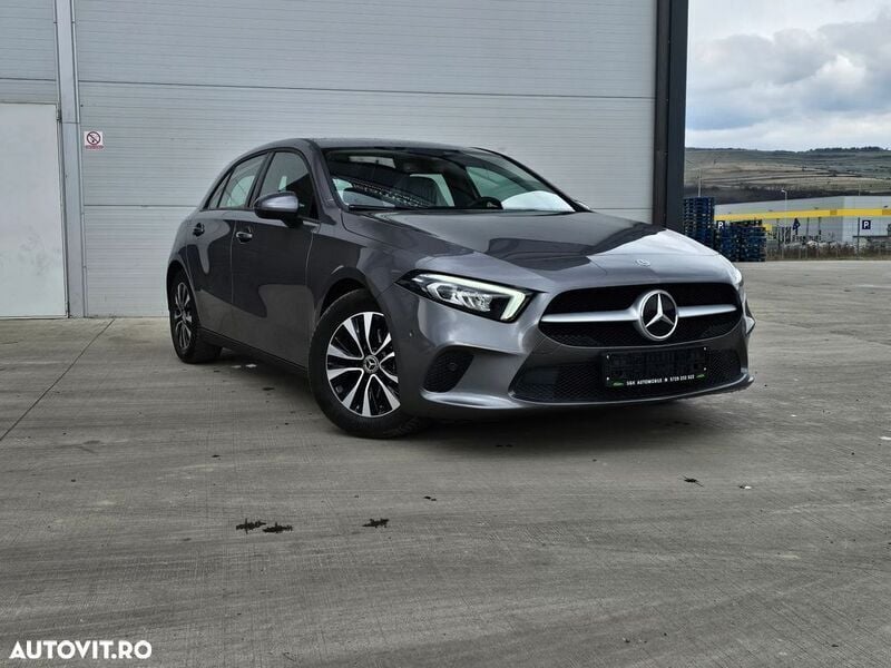 Gri Utilizat 2021 Mercedes A180 Advanced Hatchback | 19.500 EUR (Preț bun) - Imagine 1/4