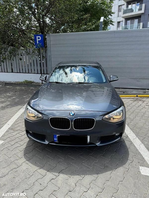 Gri Utilizat 2012 BMW 118 Comfort Edition Hatchback | 7.399 EUR (Preț OK) - Imagine 1/4