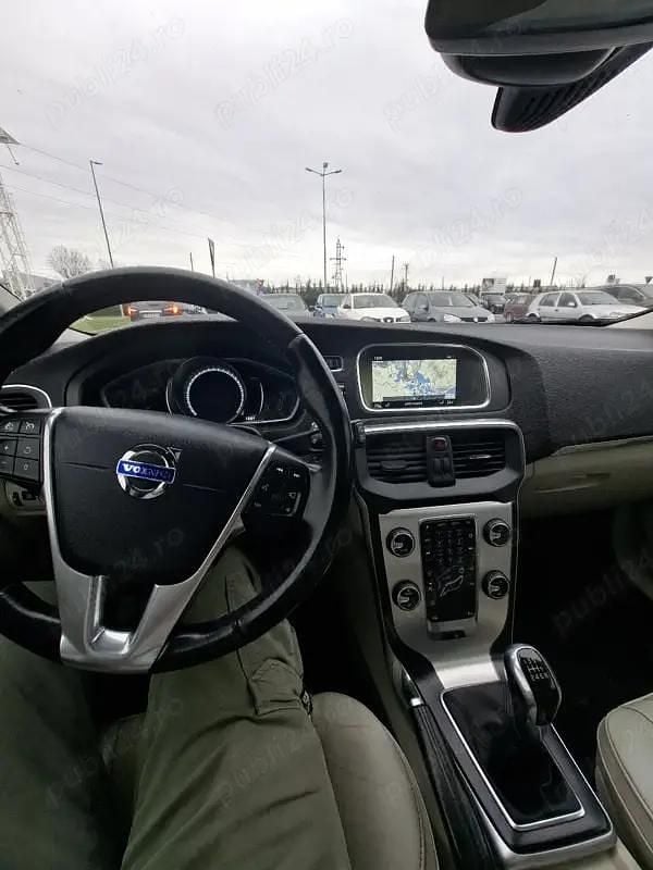 Second-hand Volvo V40 190 CP (139 kW) 2014 Hatchback