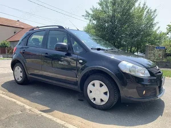 Negru Utilizat 2011 Suzuki SX4 Monovolum | 4.900 EUR (Preț OK) - Imagine 1/4
