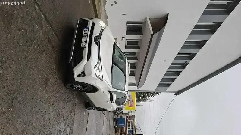 Alb Utilizat 2017 Toyota RAV4 Hybrid SUV | 17.600 EUR (Scump) - Imagine 1/4
