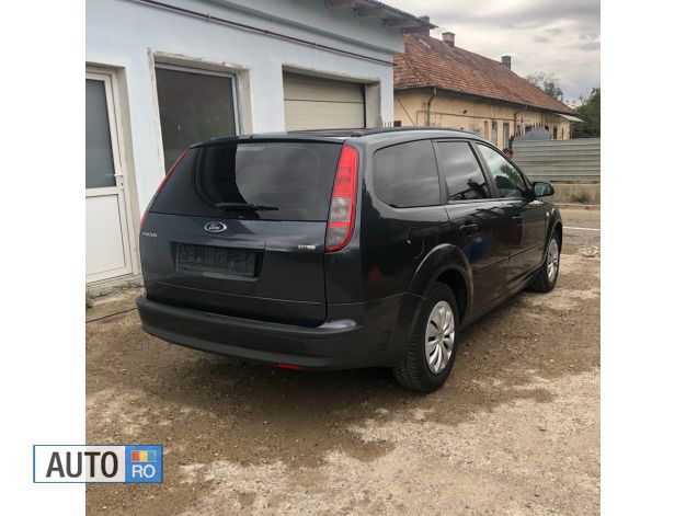 Gri Utilizat 2008 Ford Focus Break | 2.350 EUR (Preț OK) - Imagine 1/4