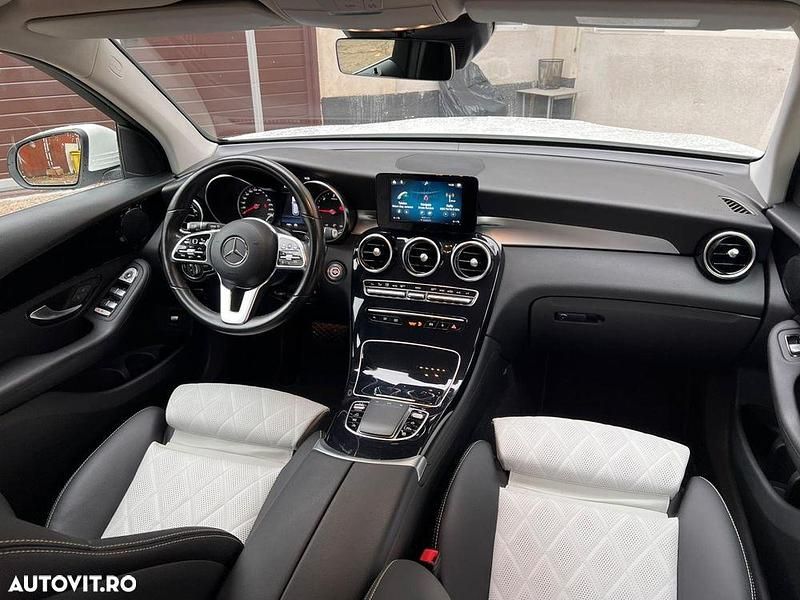 Second-hand Mercedes GLC300 Exclusive 245 CP (180 kW) 2022 Alb SUV