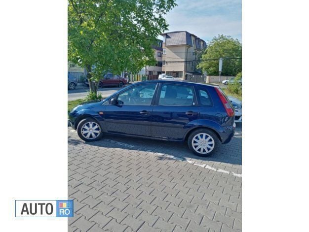Second-hand Ford Fiesta 70 CP (51 kW) 2006 Albastru Hatchback