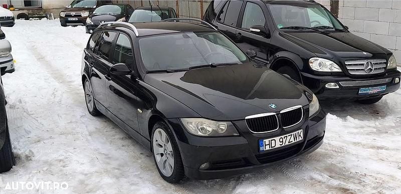 Culoarenegru Utilizat 2009 BMW 318 Sport Line Break | 2.990 EUR (Super Preț) - Imagine 1/4