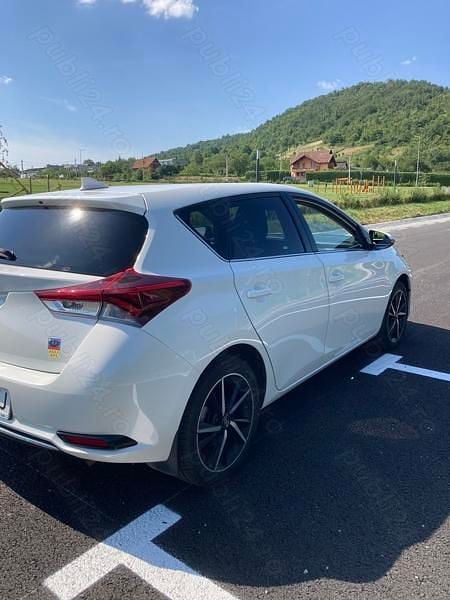 Utilizat 2018 Toyota Auris Hatchback | 12.200 EUR (Preț OK) - Imagine 1/4