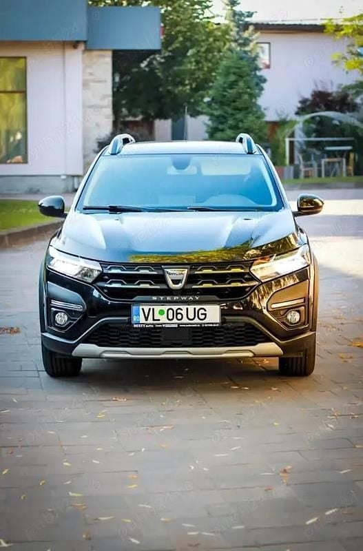 Culoarenegru Utilizat 2021 Dacia Sandero Stepway Hatchback | 9.950 EUR (Preț OK) - Imagine 1/4