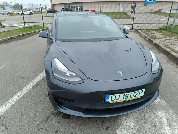 Second-hand Tesla Model 3 165 kW (225 CP) 2021 Berlinǎ