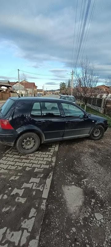Second-hand VW Golf IV SE 66 CP (48 kW) 2003
