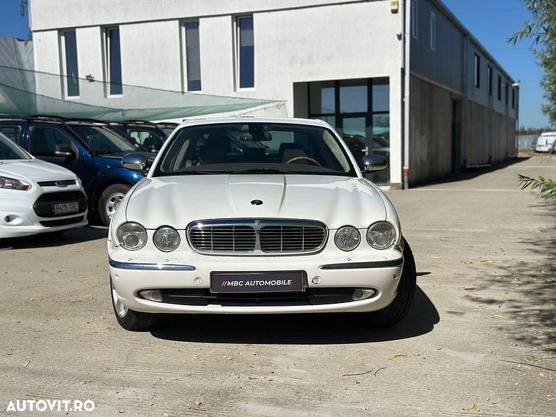Second-hand Jaguar XJ 204 CP (150 kW) 2006 Culoarealb Berlinǎ
