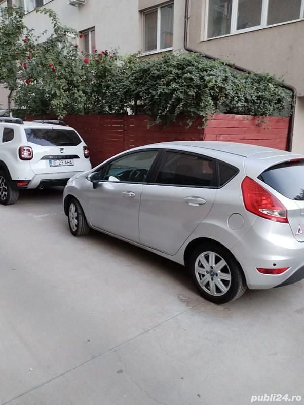 Utilizat 2009 Ford Fiesta Hatchback | 3.200 EUR - Imagine 1/4