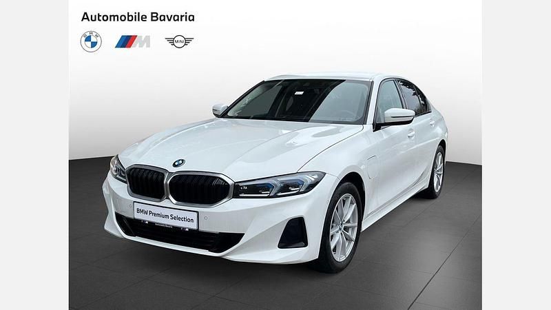 Second-hand BMW 330e Comfort Edition 292 CP (214 kW) 2024 Alpine white 3 Berlinǎ