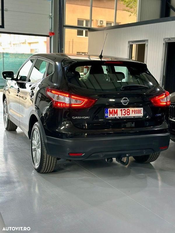 Second-hand Nissan Qashqai Acenta 110 CP (80 kW) 2016 Culoarenegru SUV