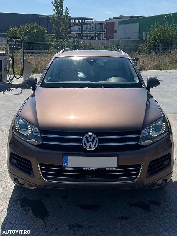 Culoaremaro Utilizat 2012 VW Touareg SUV | 11.200 EUR (Preț bun) - Imagine 1/4
