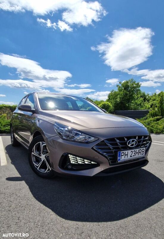 Maro Utilizat 2022 Hyundai i30 Hatchback | 14.650 EUR (Preț bun) - Imagine 1/4