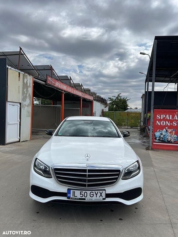 Culoarealb Utilizat 2017 Mercedes E200 Berlinǎ | 12.500 EUR - Imagine 1/4